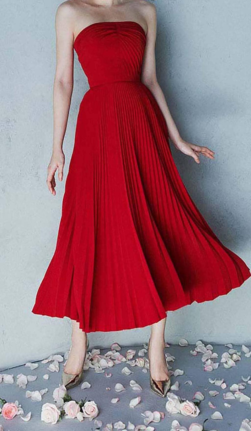 PLEATED STRAPLESS MIDI DRESS IN WINE RED