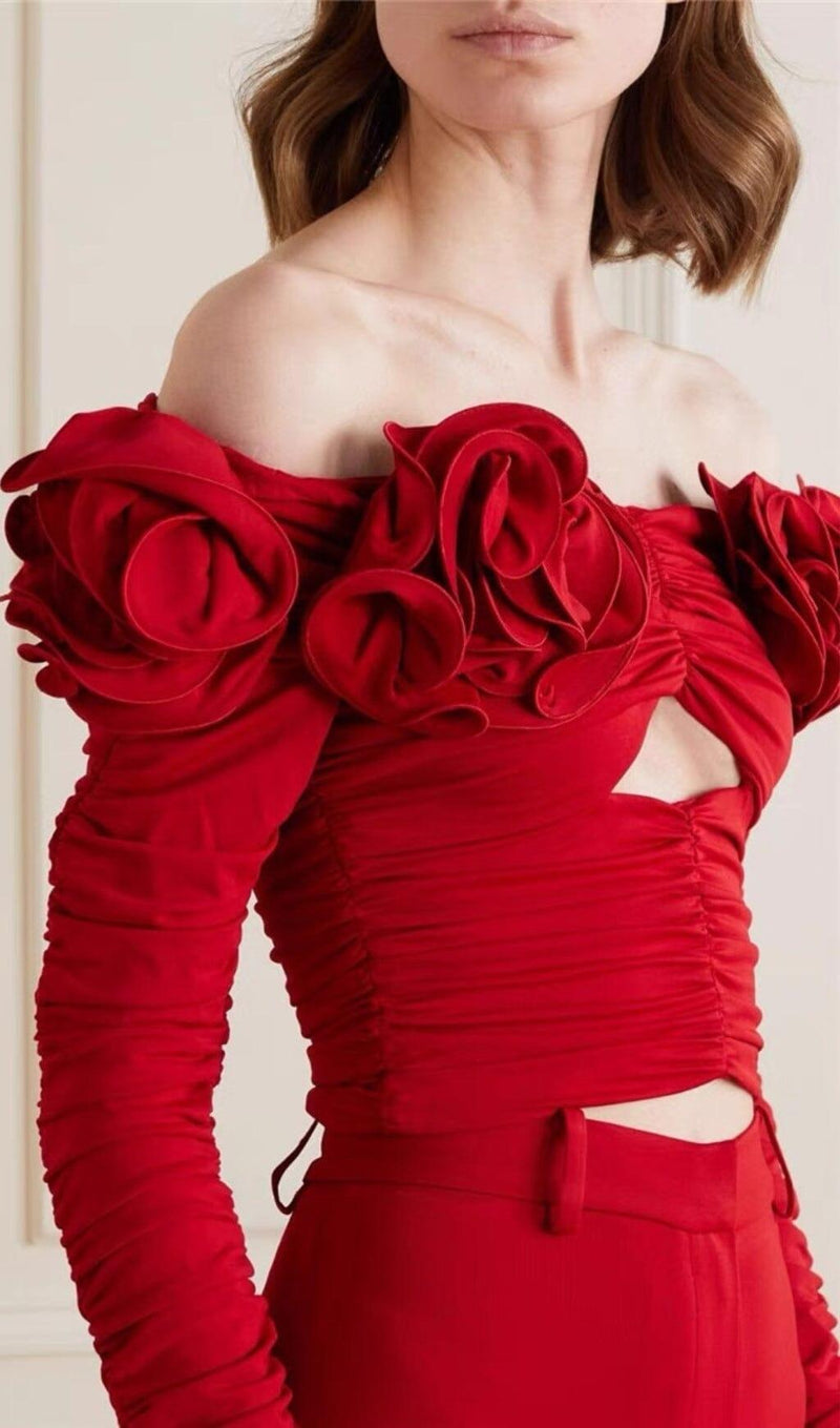 FLOWER ONE -LINE SHOULDER PLEATED BACKLESS TOP IN RED