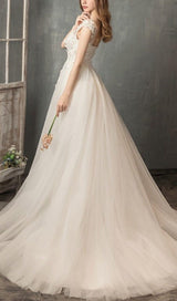 THREE-DIMENSIONAL FLOWER DRAG-TAILED WEDDING DRESS IN WHITE