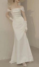 ONE-LINE SHOULDER AND WAISTED FISHTAIL DRESS IN WHITE
