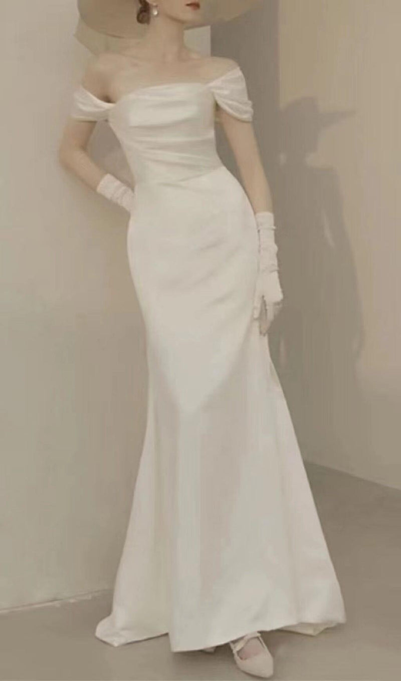 ONE-LINE SHOULDER AND WAISTED FISHTAIL DRESS IN WHITE